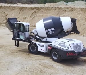魯樽LZ3500自上料攪拌車綜合評測：動作敏捷，效率卓越